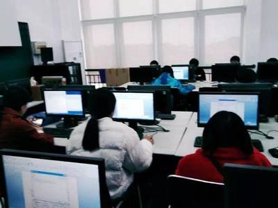 车辆工程系电脑动画设计培训班圆满落幕